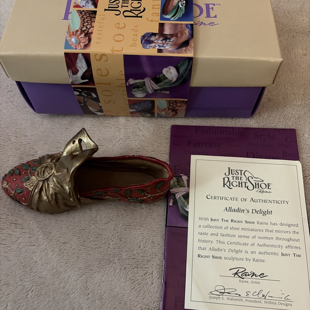 Raine Just The Right Shoe - Aladdin's Delight Resin Mini Shoe & Box